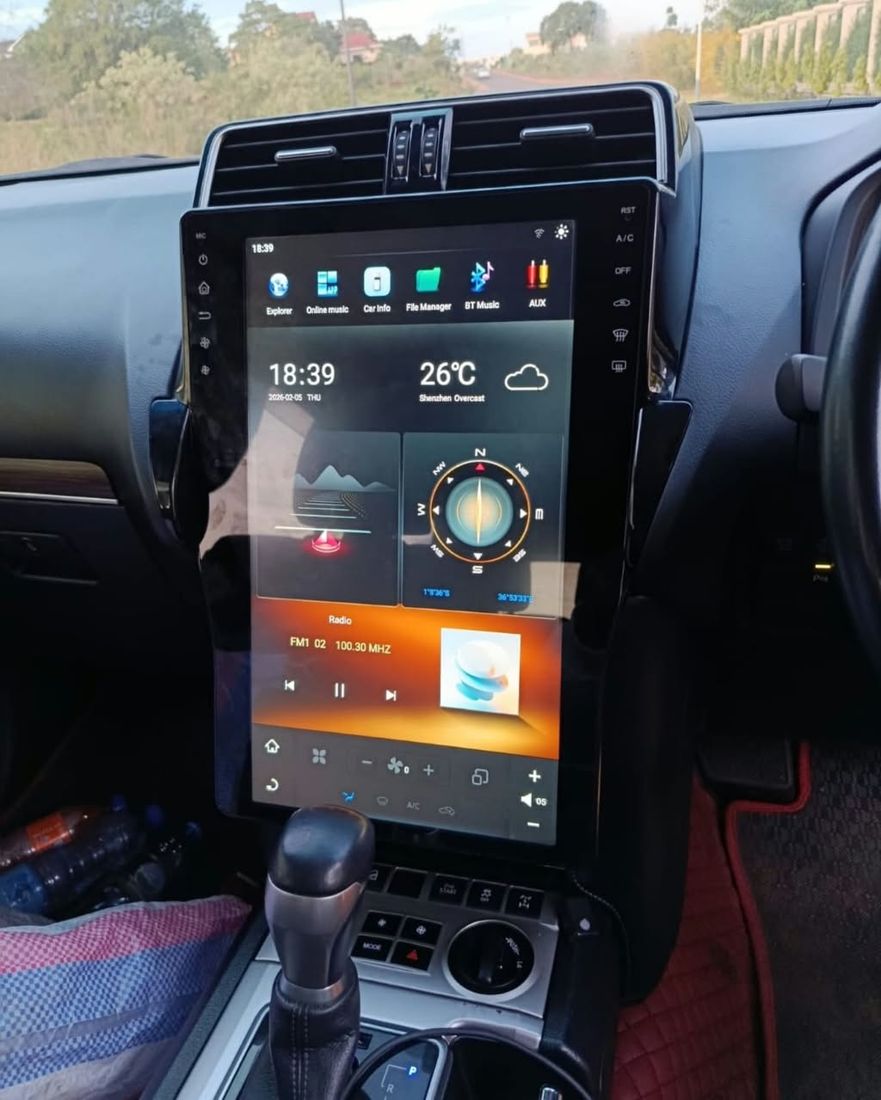 Android Tesla-style screen installed in a Toyota Prado