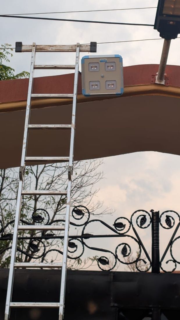 Solar street light installation